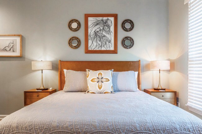 Building Photo - 125 W Victoria Ct