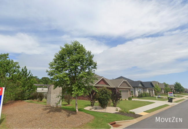 Building Photo - 22 Crestwood Pnes Trl