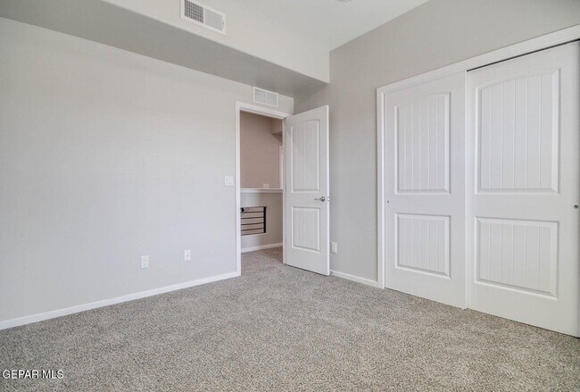 Building Photo - 916 Mormon Tea Dr