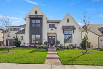 Building Photo - 2217 Zaide Way