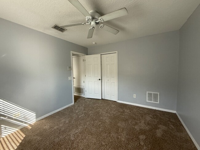 Building Photo - 3004 Downan Point Dr