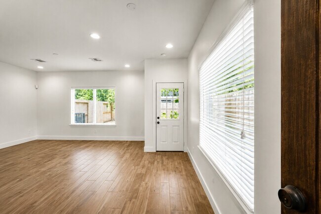Building Photo - 3605 Billingsley St