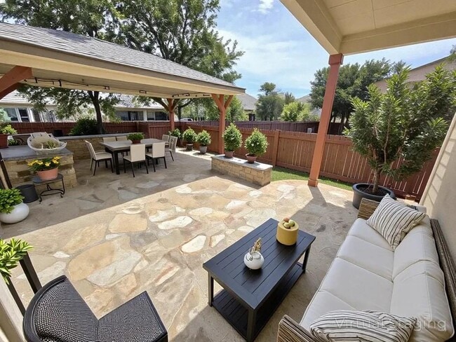 Building Photo - 333 Spanish Mustang Dr