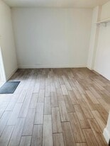 Building Photo - 7901 NW 66th Ter