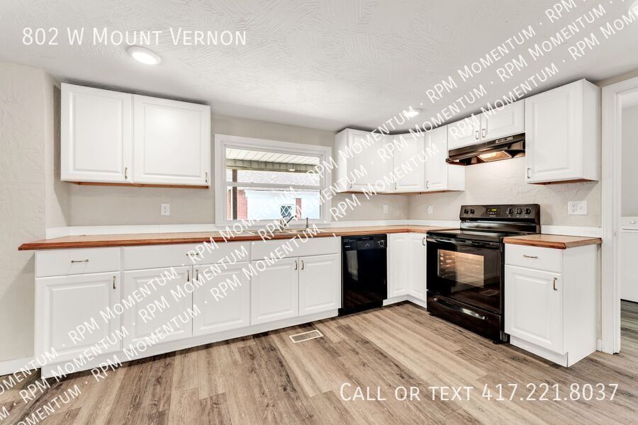 Building Photo - 802 W Mt Vernon St