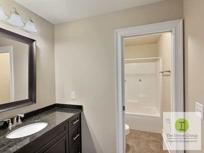 Building Photo - 6 bed, 3.5 bath in Prattville!