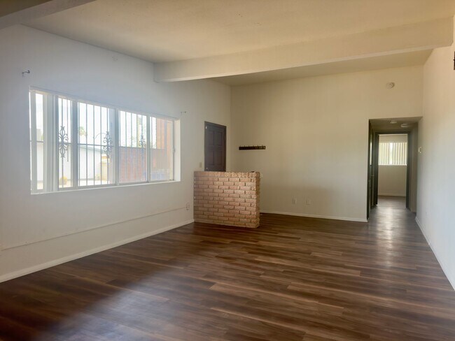 Building Photo - Eastside home- 4 bedroom/ 2 bathrooms, pool and large backyard