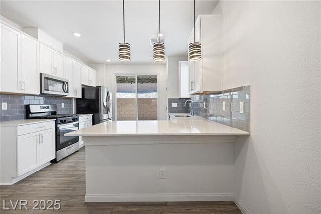 Building Photo - Single Story 3 bedroom, 2 bath home in the...