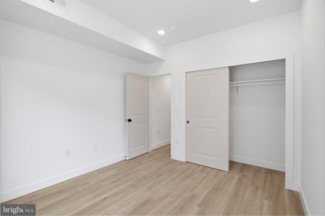 Building Photo - 1027 W Arizona St