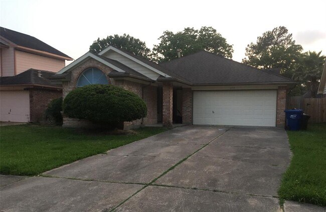 Primary Photo - 6019 Shady Manor Dr