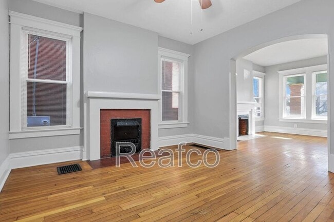 Building Photo - 1458 Bryden Rd
