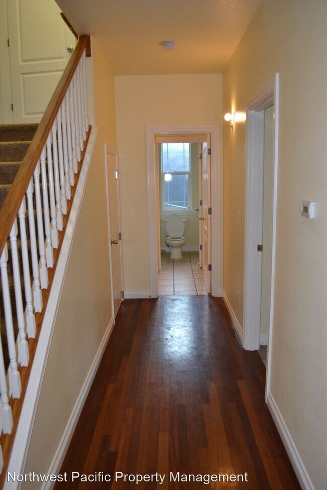 Building Photo - 3 br, 2.5 bath House - 947 Burley Hill Dri...