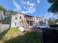 Building Photo - 20 Chellis St