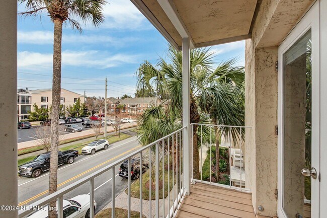 Building Photo - 2912 St Johns Ave