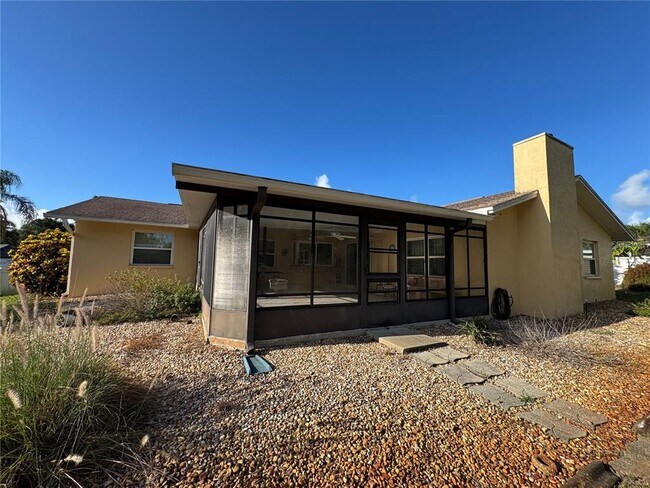 Building Photo - 1330 Sunset Ct