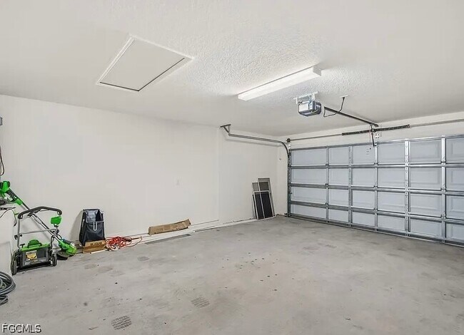 Building Photo - 12367 Marshland St