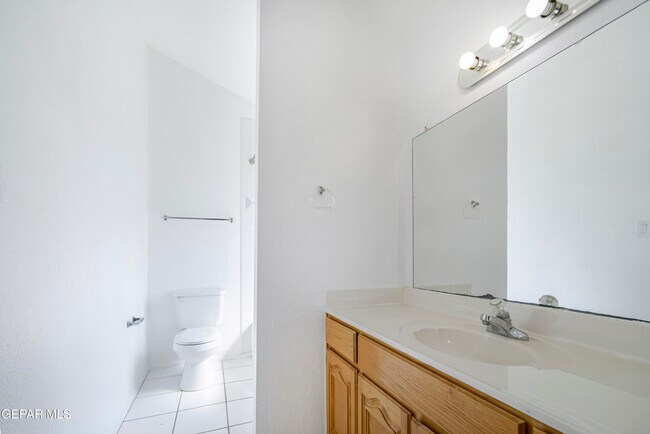 Building Photo - 908 Los Pinos Way