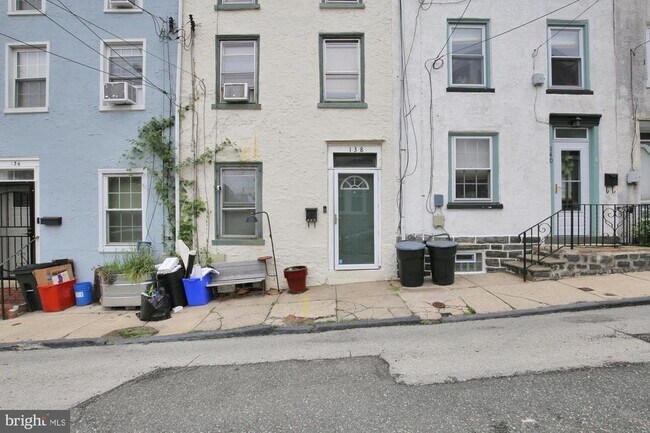 Building Photo - 138 Conarroe St