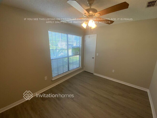 Building Photo - 7924 Honeysuckle Rose Ln