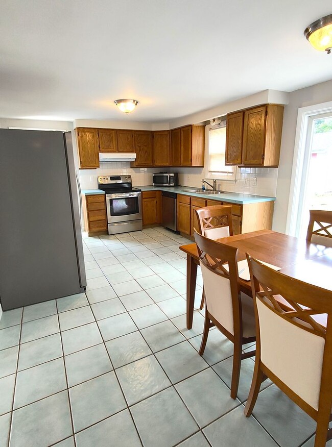 Building Photo - **West Warwick/Cowesett Single Family - $2...