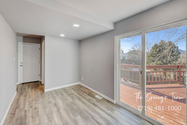 Building Photo - 6460 Bugle Dr