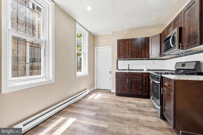 Building Photo - 3114 Custer St
