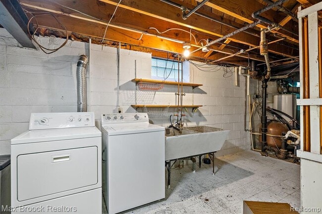 Building Photo - 966 Woodlea St