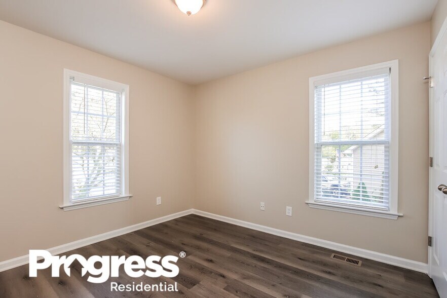 Building Photo - 300 Wood Green Dr