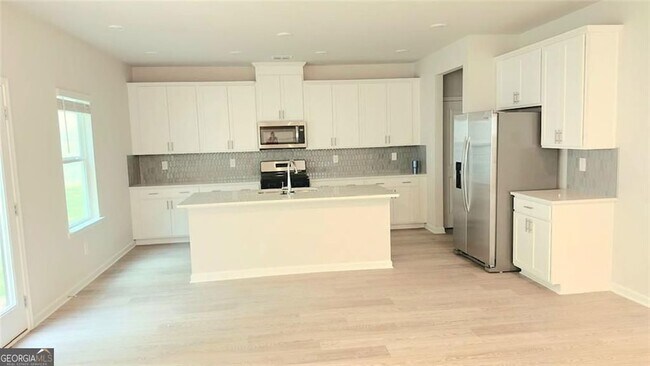 Building Photo - 327 Vly Oak Dr