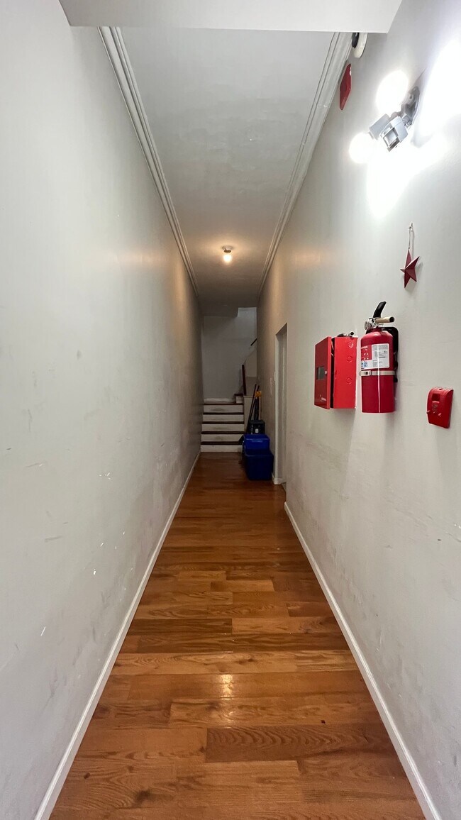 Building Photo - 1412 Ellsworth St