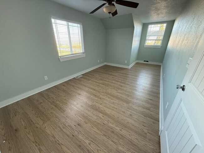 Building Photo - Midland Houses