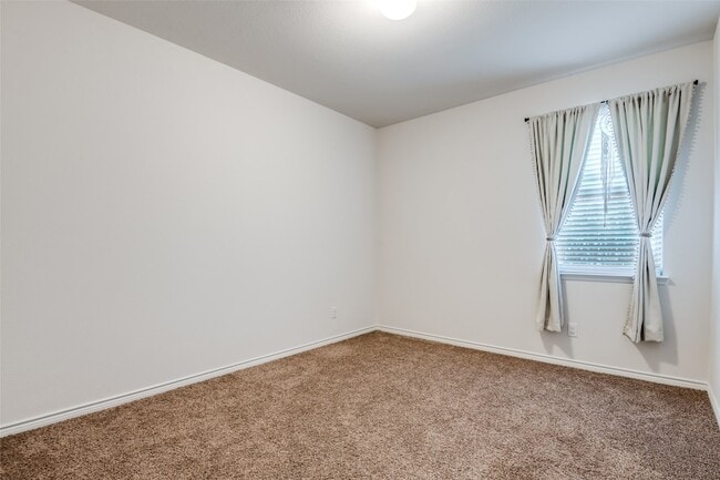 Building Photo - 905 Philadelphia St