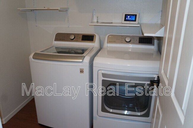 Building Photo - 1115 W Windjammer Dr