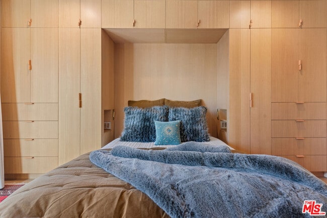 Building Photo - 11314 Homedale St