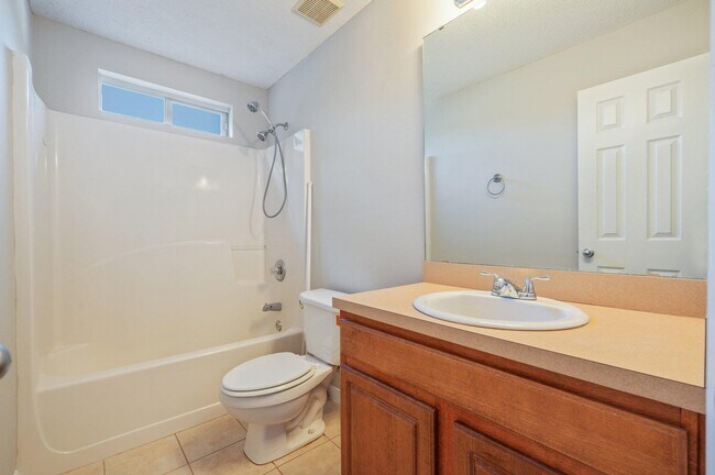 Building Photo - 546 Tikell Dr