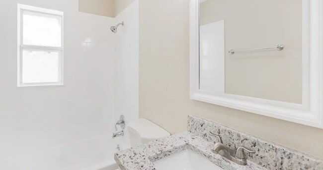 Building Photo - 2818 17th Ave N