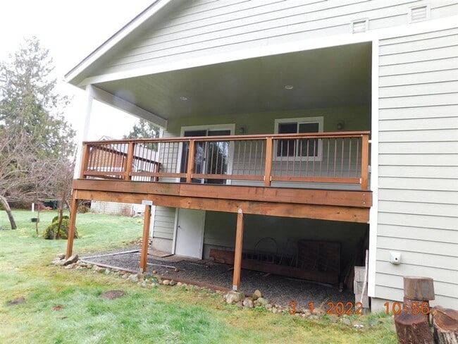 Building Photo - Single Family Home located in a quiet, pea...