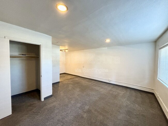 Building Photo - 2128 K St