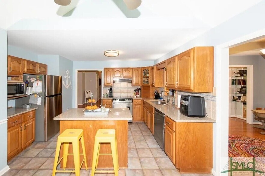 Building Photo - 496 Harbour Ln