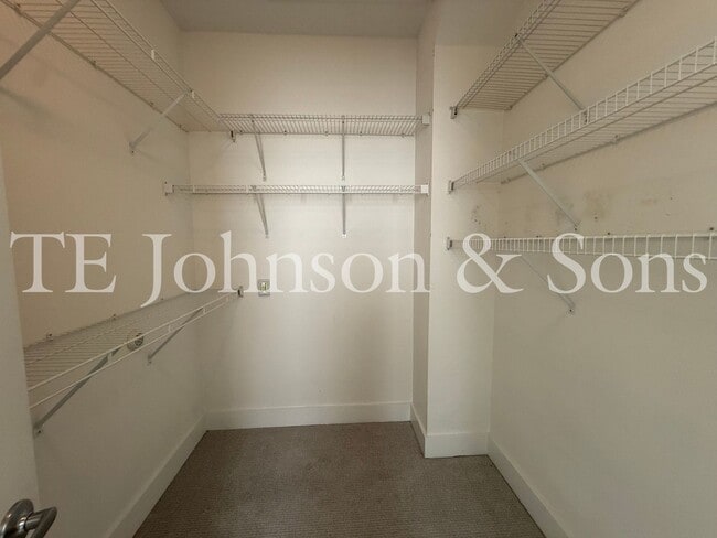 Building Photo - Modern Three Level Townhome in the Heart of Winston Salem