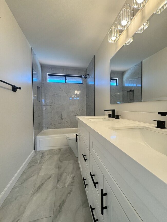 Building Photo - BEAUTIFUL 3 BEDROOM 3 BATH CORNER LOT WITH POOL AND LARGE BACKYARD NORTH SCOTTSDALE