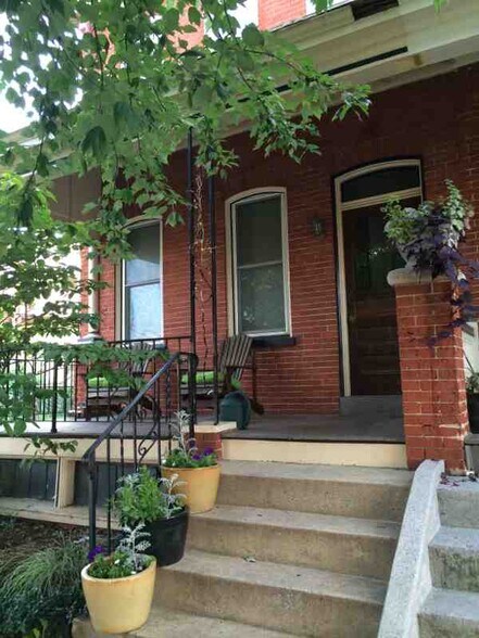 Primary Photo - 712 North Plum Street
