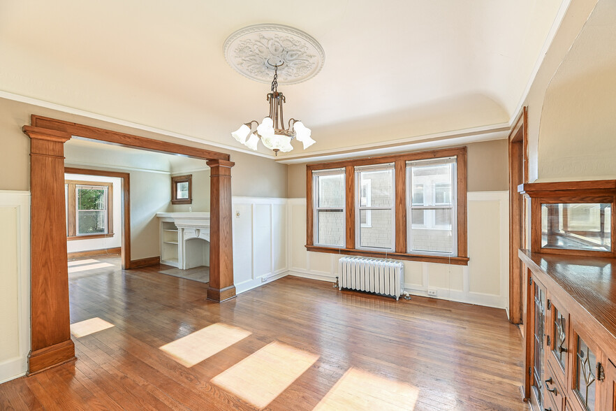 2nd Floor Dinning02 - 1821 E Olive St