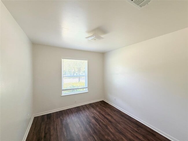 Building Photo - 8701 Parkfield Dr