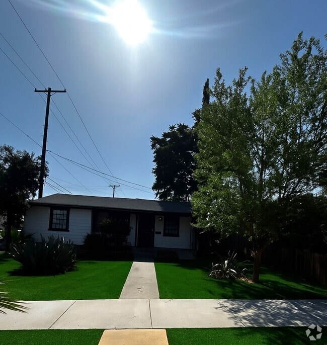 Building Photo - Single Story Home