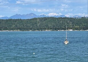 Building Photo - 2 bed condo w/