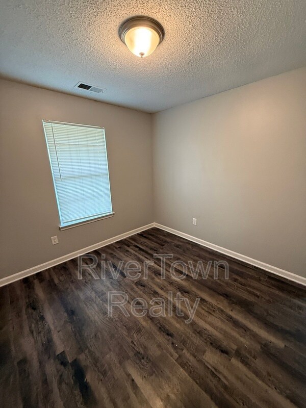 Building Photo - 4625 Crestfield Rd