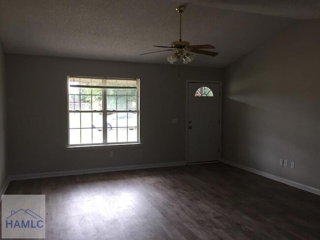 Building Photo - 936 Poppleton Dr