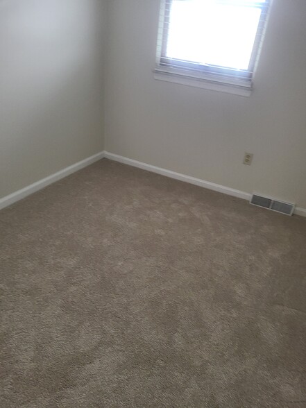 Building Photo - 1223 N Albright Ave