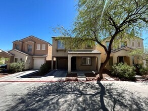 Building Photo - Charming 3 Bed/3Bath, 2-Story Home nestled...